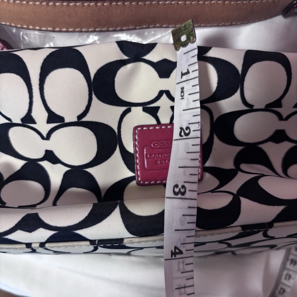 Vintage Y2K Coach Shoulder Bag Purse signature C monogram White Black Hobo - Picture 9 of 9